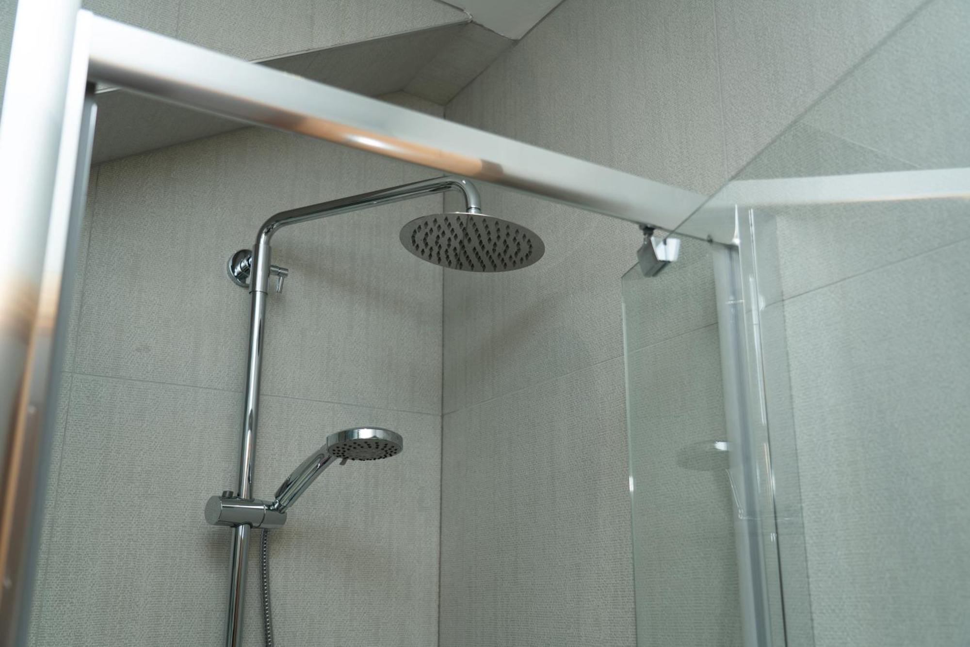 Double Bedroom Near Etihad And Coop Live With Free Parking, Shared Kitchen & Bathroom - Including Free 1-Hour Early Check-In Or Late Check-Out For Bookings Until July 맨체스터 외부 사진