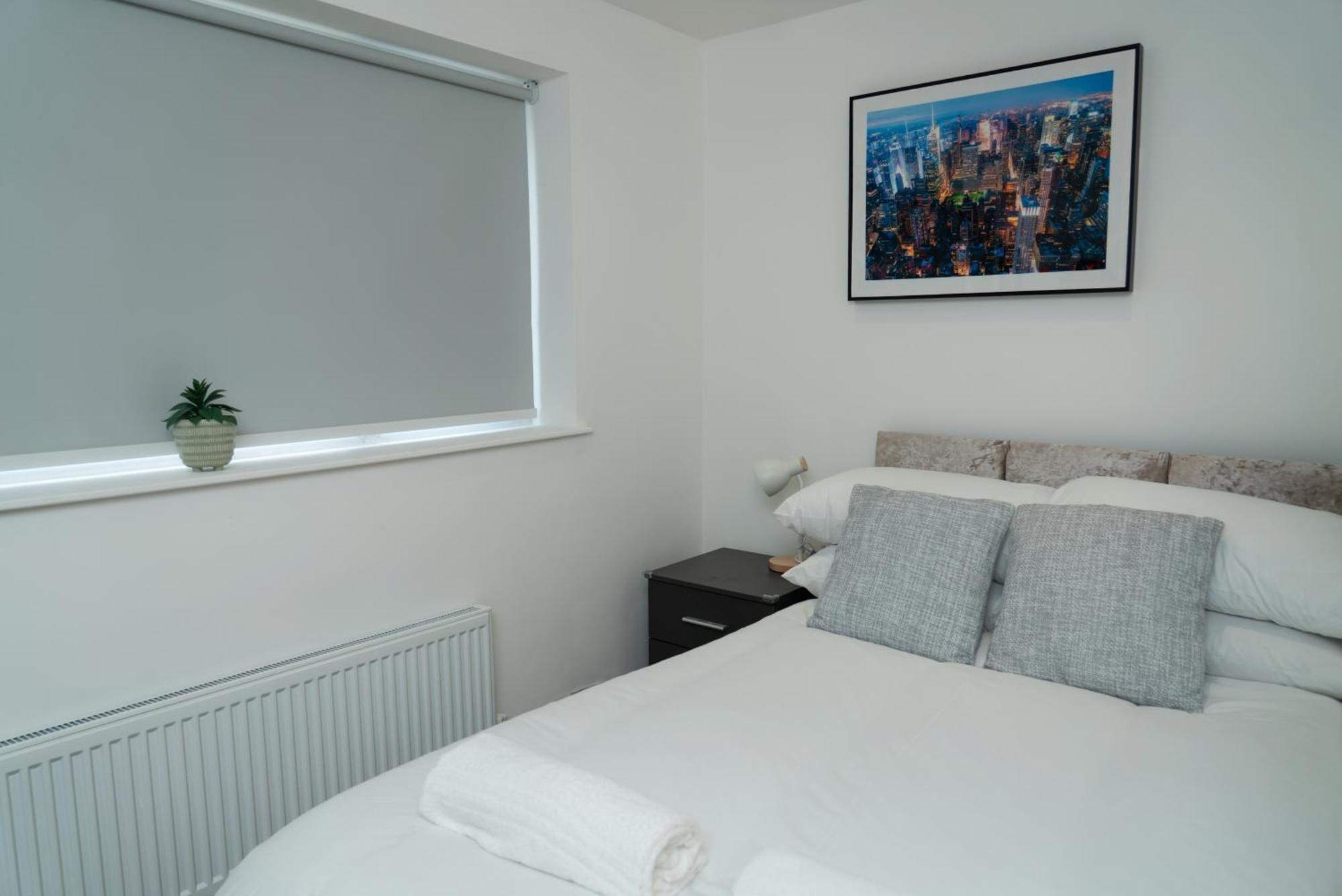 Double Bedroom Near Etihad And Coop Live With Free Parking, Shared Kitchen & Bathroom - Including Free 1-Hour Early Check-In Or Late Check-Out For Bookings Until July 맨체스터 외부 사진